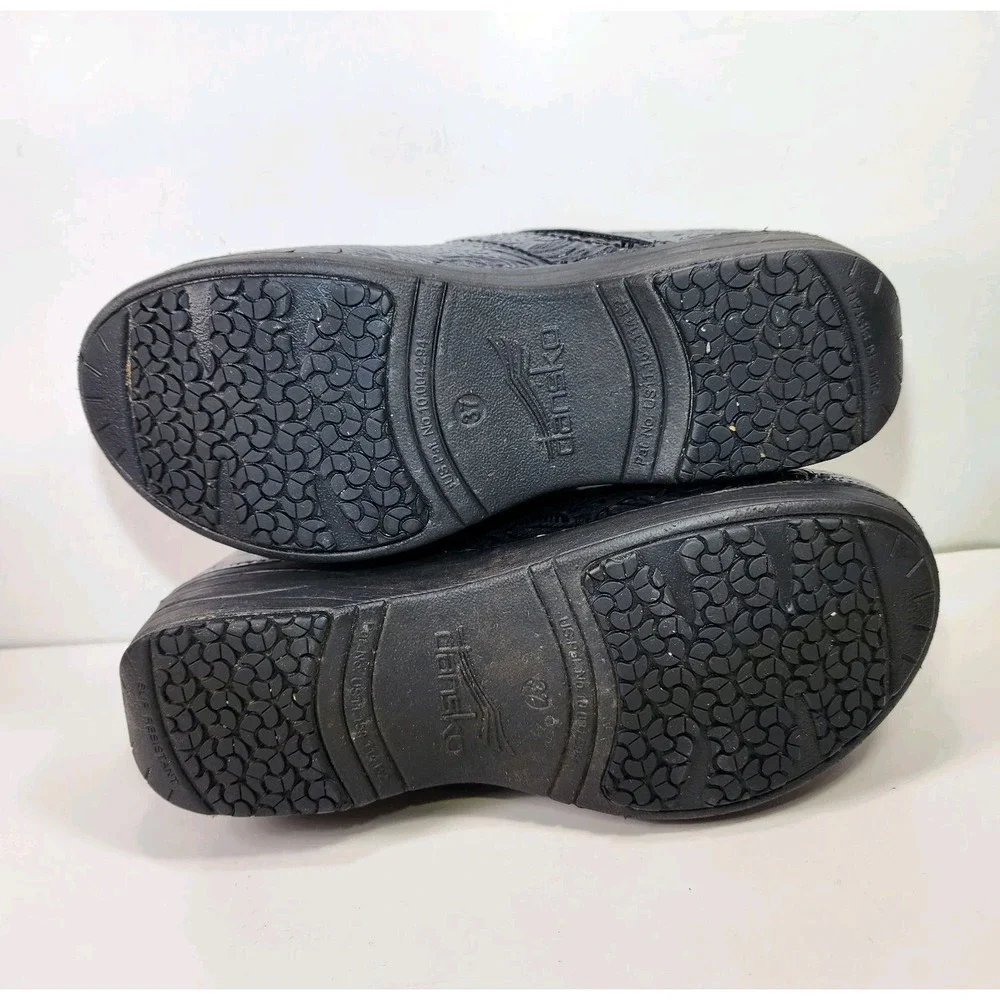 Dansko XP 2.0 Etched Leather Clog Womens EUR 37 US 6.5-7 Black Floral EUC - Picture 9 of 12